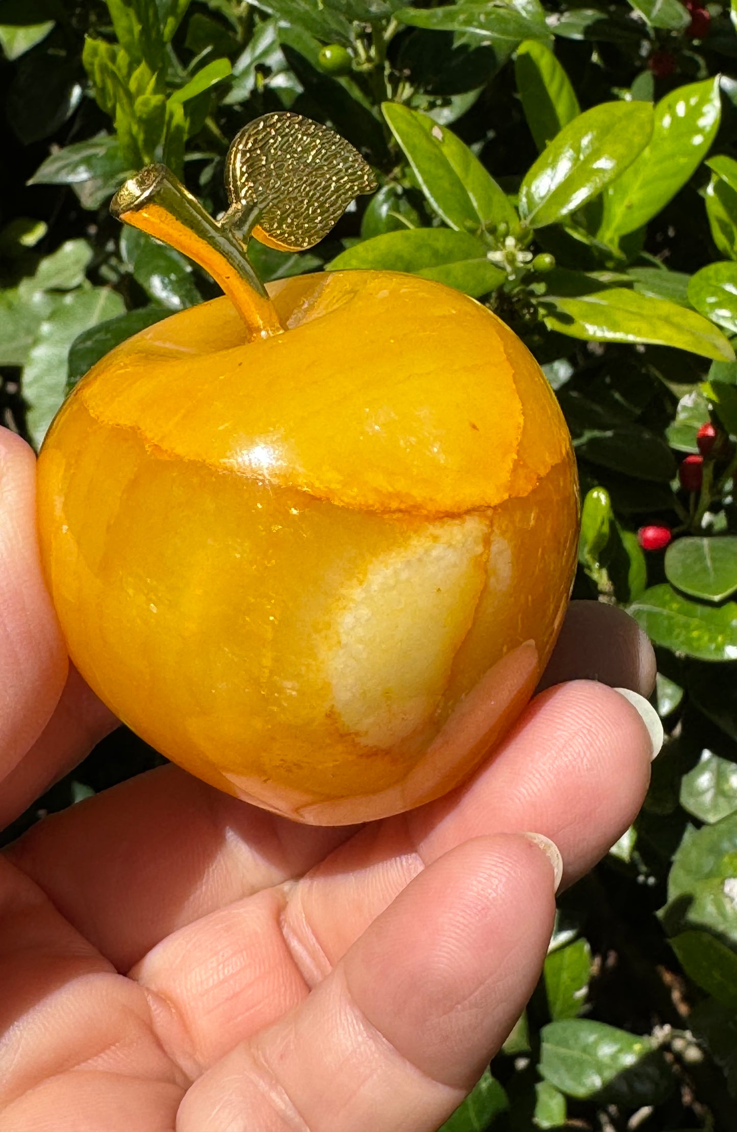 Yellow Onyx Apple Carving