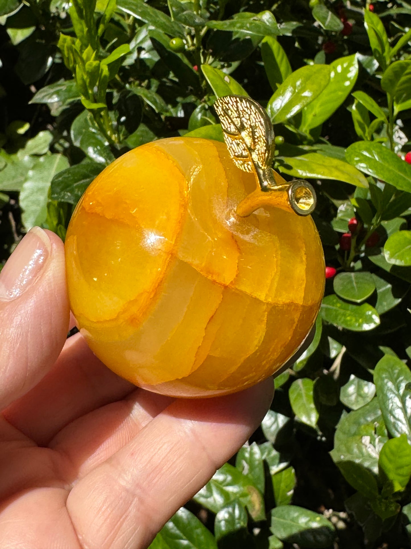 Yellow Onyx Apple Carving